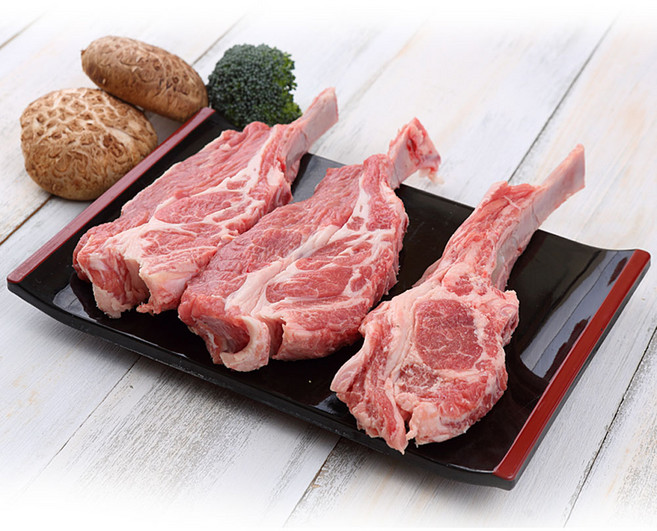 (배터짐) 캠핑가자! 냉동 양갈비 숄더랙500g 양고기 양꼬치 양다리 양깍두기 양어깨살 양등심 (일요일&당일발송), 1개, 냉동 양숄더랙(양고급갈비) 500g +쯔란 허브솔트