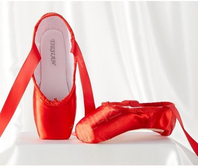 새틴 발레 토슈즈 블랙 레드 크로스 스트랩 여성 초보 연습용