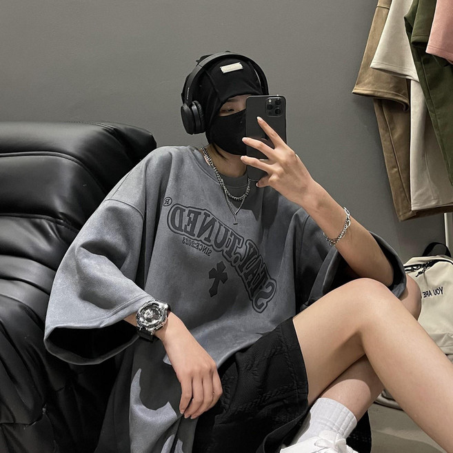 남성 여름 캐주얼 스웨이드 반팔 티셔츠 빈티지 오버핏 라운드 셔츠 프리미엄 패션 남자 상의 ZZQ