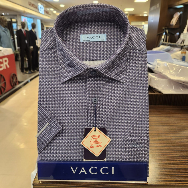 바찌 부평점 신축성이 좋고 다림질이 필요 없는 스판 소재의 블루 남방 일반핏 반소매 셔츠