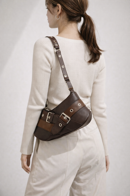 벨트 디테일 숄더백