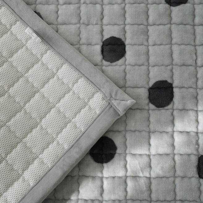 땡땡이 밍크 5mm 겨울 극세사 침대패드 겸 카페트, 그레이