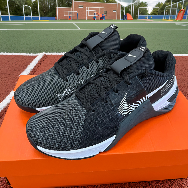 나이키 메트콘 8 블랙 화이트 검정 남녀공용 런닝화 운동화 헬스화 조깅화 스니커즈