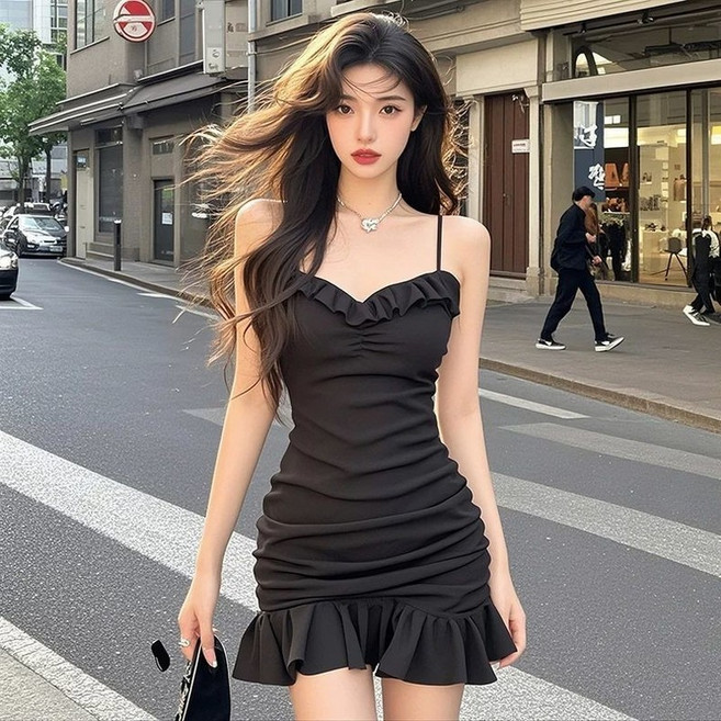 小黑裙 短袖連衣裙 短袖洋裝 仙女裙 黑色洋装 法式洋装 晚禮服 赫本風黑色低領荷葉邊吊帶連衣裙女夏季精緻包