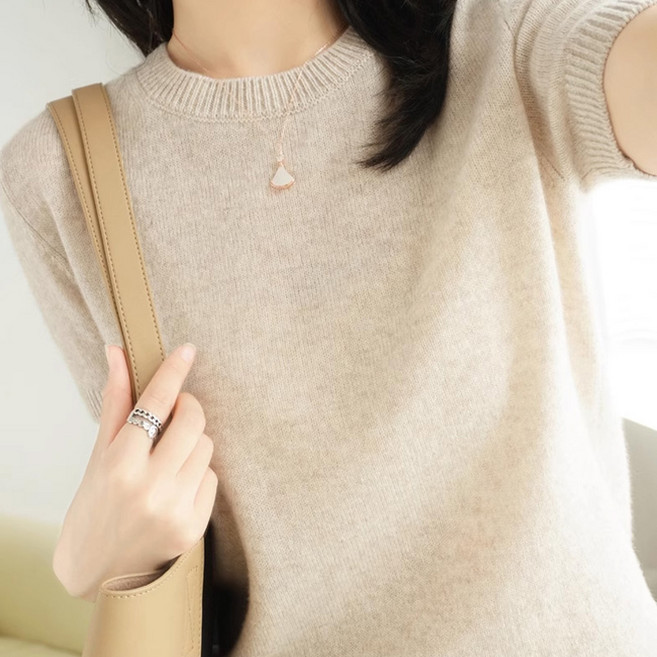 보슈 여성 베이직 라운드 반팔 니트 봄 기본 니트티