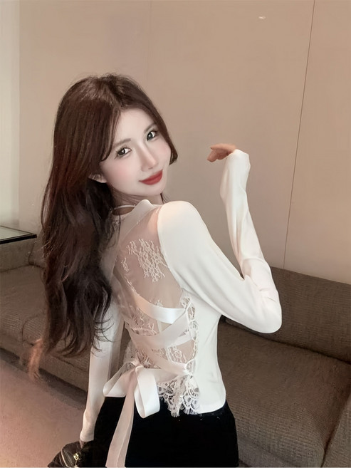 여성 레이스 뒷트임 리본 코르셋 슬림핏 긴팔 티셔츠 섹시유니크 발레코어룩 페미닌 숄더 오픈 백리스 스트랩 긴팔티 화이트 아이보리 상의 가을 무드있는 데이트룩 유니크한