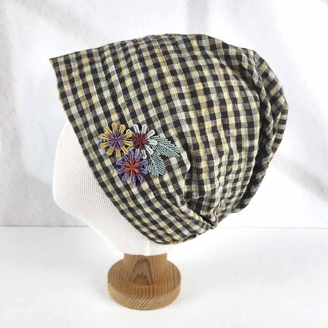 와이앤와이 중년여성 폴리 면마체크 꽃장식 뒷밴드 머리두건 시원한 얇은 엄마 실내 편한모자 수면