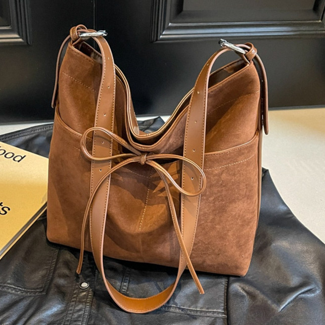 플랜앤유 스웨이드 리본 버킷 데일리 숄더백