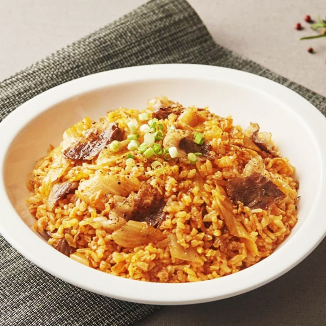 푸드마을 엄지 대패삼겹살볶음밥 삼겹살 볶음밥, 1개, 300g