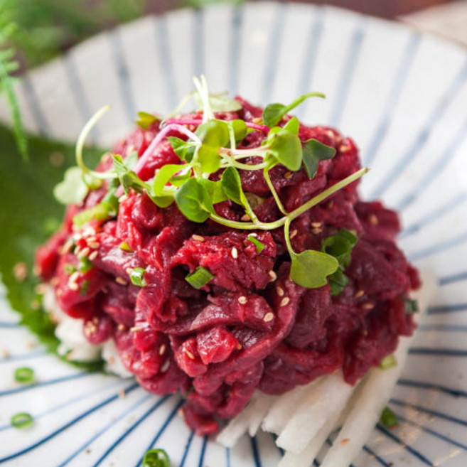 한우 육회 밀키트 비법 소스 포함 (당일작업 수암한우야시장 울산 맛집 향원정), 300g, 1박스