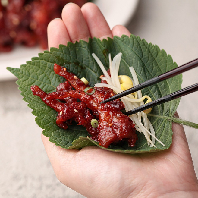 청춘불판 무뼈불닭발 300g 뼈없는 매운 닭발 술안주 혼술 캠핑, 1개