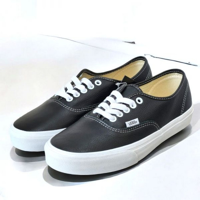 반스 어센틱 레더 블랙 트루 화이트 VN000CRTBPA