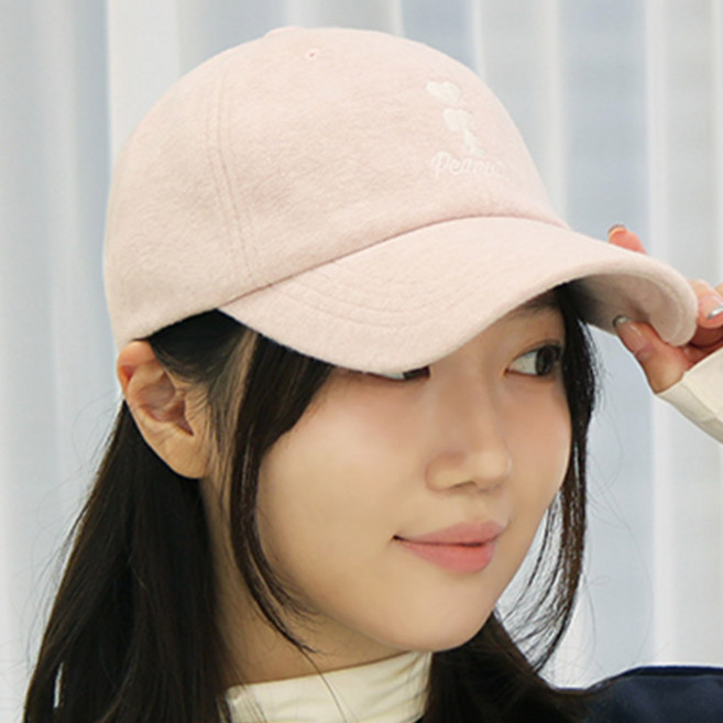 베이직엠 PEANUTS 정품 겨울 볼캡 니트 스누피 하트풍선 (56~58cm)