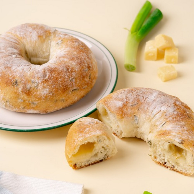 대파 치즈 베이글, 1개