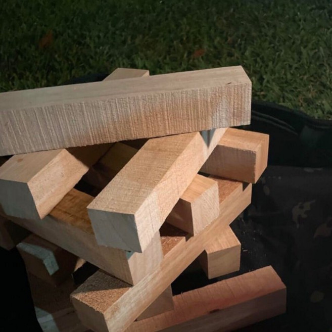 泰森兄妹 露營焚火柴火, 1個