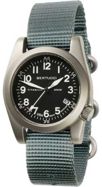 베르투치 A-11T 아메리카나 시계 | 블랙/빈티지 드래브