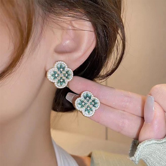 티큐 여성 엔틱 클래식 플라워 진주 큐빅 귀걸이 A2048