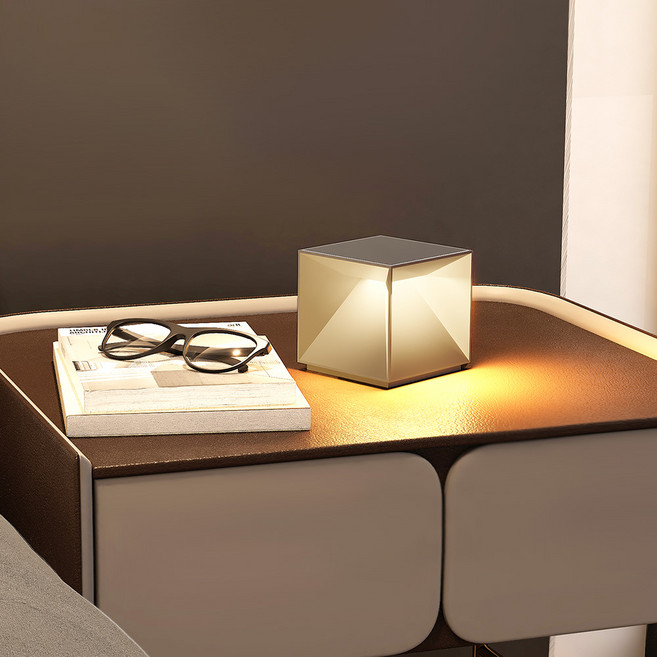 UBIQUA CUBOX 유비콰 무드등 인테리어 조명 LED 충전식 포터블 테이블 램프 디밍, 샌드 360103