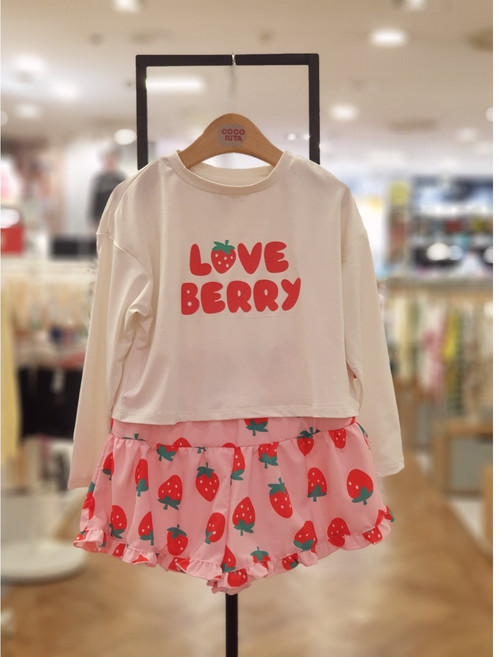 코코리따 24년여름신상품 여아수영복60% 공주수영복 여아레쉬가드 베리 물놀이 기능성 셋업 CEAR24SE3 동수원