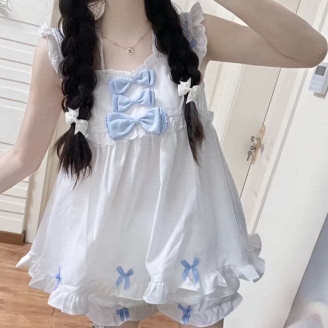 Makone 여성 리본포인트 밑단 프릴 트리밍 스퀘어넥 민소매 원피스 반바지 잠옷 상하의 세트 홈웨어