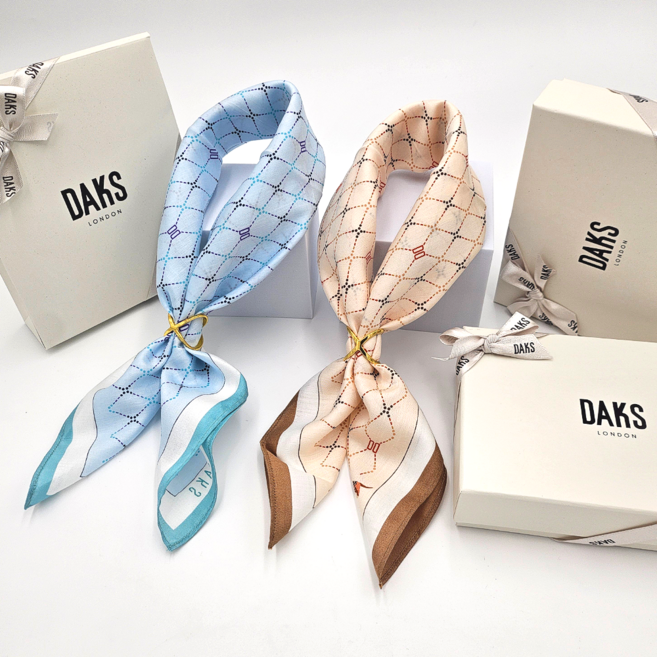 닥스 강아지 패턴 손수건