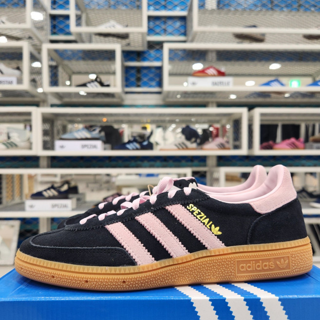 [국내매장정품] 아디다스 핸드볼 스페지알 코어 블랙 클리어 핑크 / IE5897