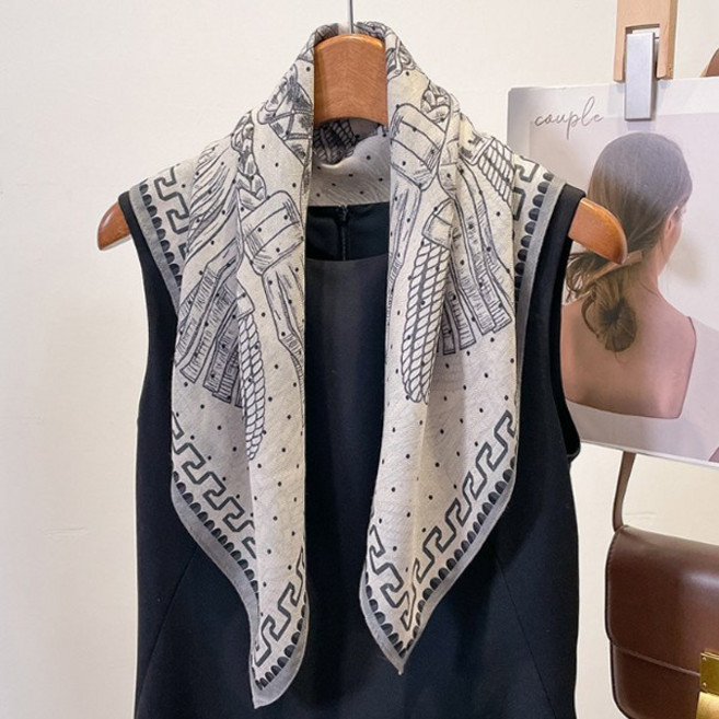 라일리 그레이 태슬문양 스카프