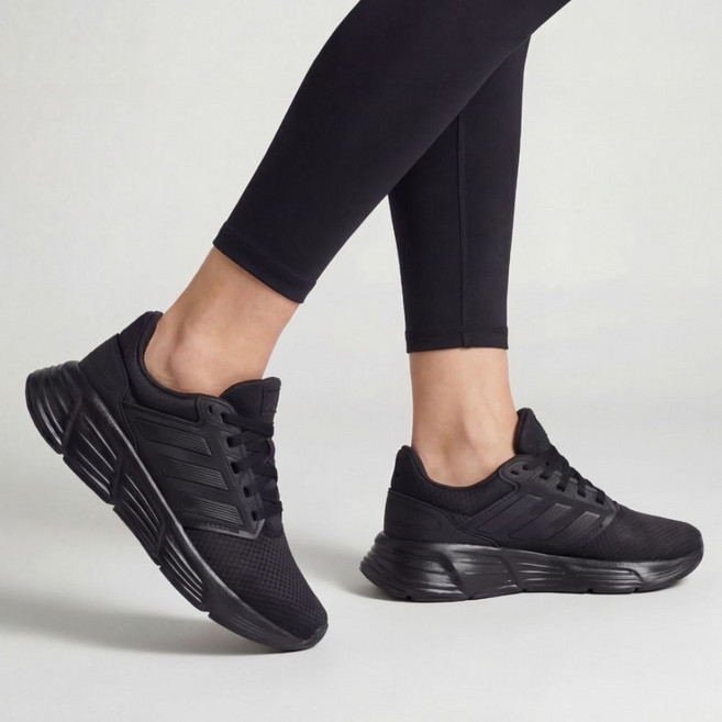 아디다스 가벼운 런닝화 갤럭시6 여성 운동화 삼선 헬스 신발 워킹화 경량 스니커즈 데일리 조깅화 블랙