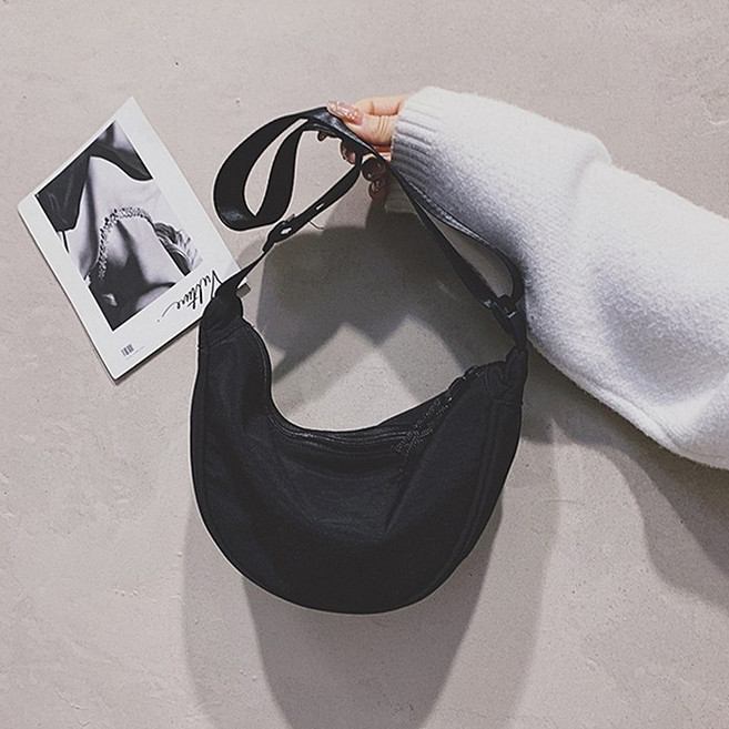 미니 반달 크로와상 크로스백 슬링백