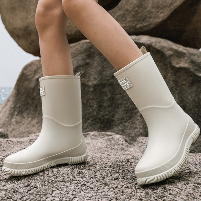 미들 레인부츠 여성 중목 패션 장화 아웃도어 미끄럼 방지 방수 내마모성 낚시 주방 경량 쿠셔닝 레인 부츠
