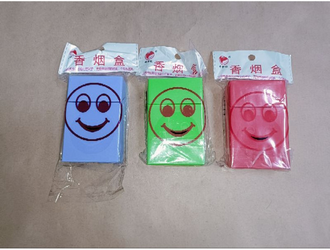 塑料便攜菸盒 硬殼防汗收納盒 笑臉圖案 多功能用途 顏色隨機, 1個, 打火機菸盒一體式硬包菸殼顏色隨機