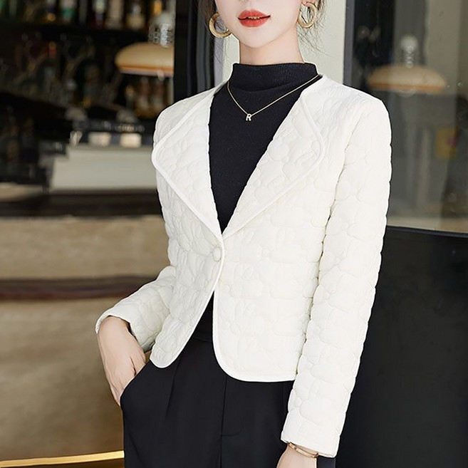 ROYALBELLE 여성 숏기장 우아한 정장 세련된 카라 경량 퀼팅 패딩 자켓 K0103027