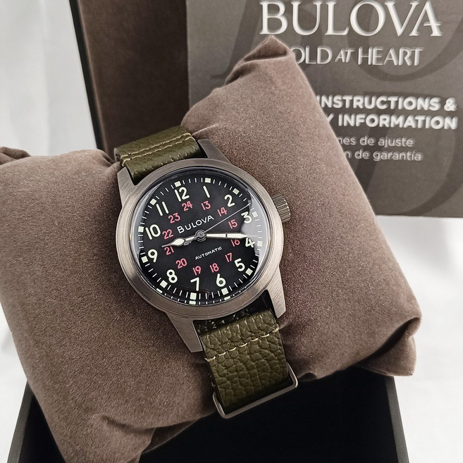 [Bulova] 부로바 핵 98A255 블랙 다이얼 그린 가죽 스트랩 오토매틱 남성 시계