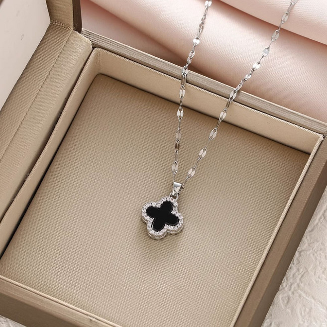 스마일레드 네잎클로버 여성 써지컬 목걸이