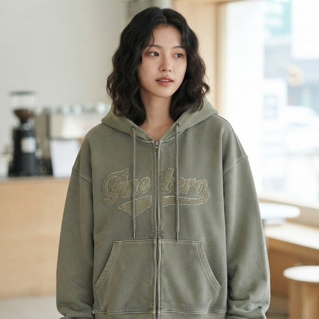 3위 - 스파오 FIVEBORO 여성 피그먼트 후드집업