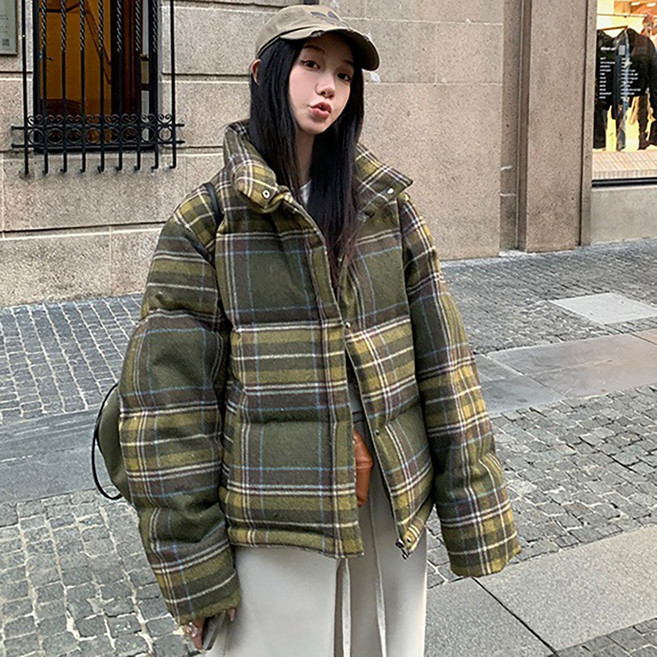 ROYALBELLE 여성 도톰한 체크 패턴 숏기장 패딩 스탠드넥 패션 따뜻한 자켓 K0101609