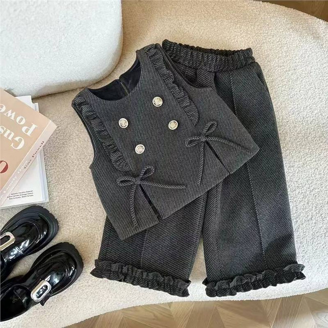 女童灰色西裝背心