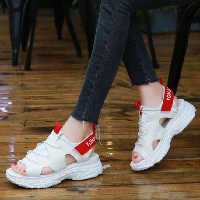 베리슈 여성 발편한 5cm 플랫폼 키높이 스포츠 스트랩샌들 여자 여름 통굽 여행 휴향지 샌달