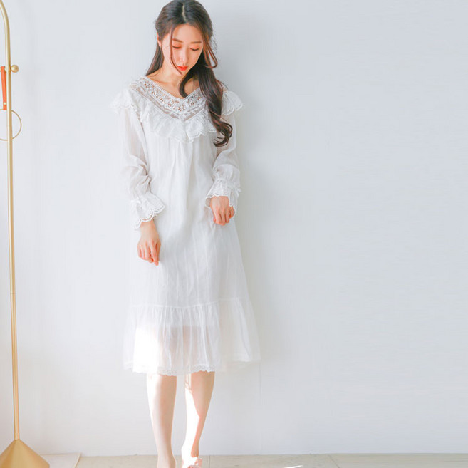 [오늘도 더그레이]브이넥 레이스 프릴 화이트 공주 잠옷 원피스 가을 긴팔 파자마/PTB0019-04-001