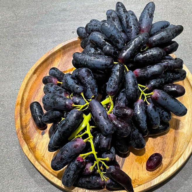 초고당도보장 블랙사파이어 가지포도 씨없는 포도 1박스 블랙 사파이어 1kg 신선포장, 1kg 내외