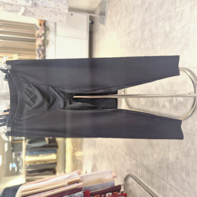 비비안 원단안쪽에 기모를 내어 보온성을 높인 기본스타일 남성 9부내의 하의 블랙