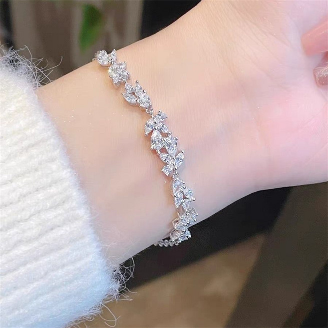 besteffie 여성 실버 큐빅 징식 나무잎 팔찌 화려한 디자인 반짝이 오피스 캐주얼 액세서리 팔찌 K57