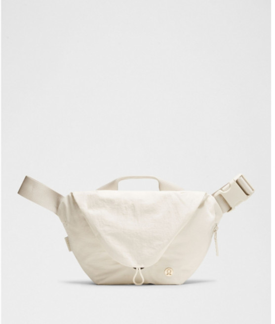 룰루레몬 LULULEMON 커브드 크로스바디 백 3L LTIV LU9BSJS-033454 182543