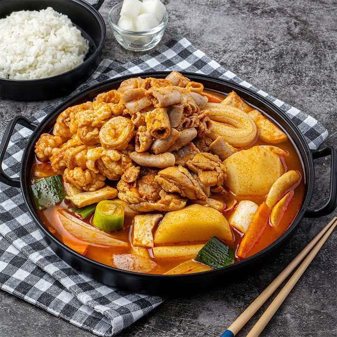 국내산 인생도리탕 곱도리탕 캠핑밀키트 맛집택배 한우 대창 술안주 곱도리탕 뼈 반마리 2-3인분 보통맛 신라면보다 쪼끔 매움, 곱도리탕 뼈 2-3인분 보통맛, 곱도리탕 뼈 반마리(2-3인분), 1개, 1kg