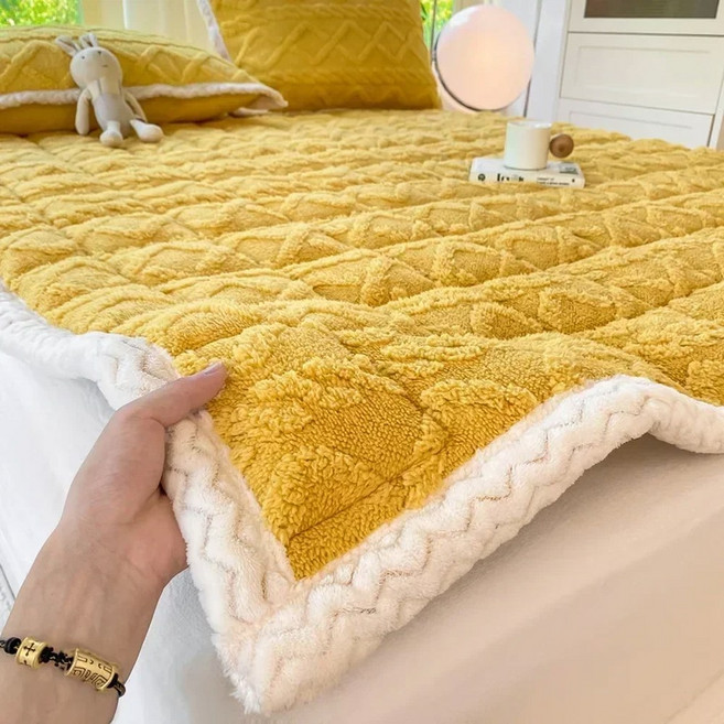매트리스 커버 겨울 태프트 벨벳 토퍼 패드 양털 침대보 접이식 미끄럼 방지 얇은 다다미 매트 학생 기숙사 침대 시트, lemon yellow
