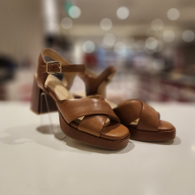 [금강제화] 랜드로바 클락스 Ritzy 75 Rae 여성 플랫폼 샌들 CLASAC4235WF3 (7.5cm)