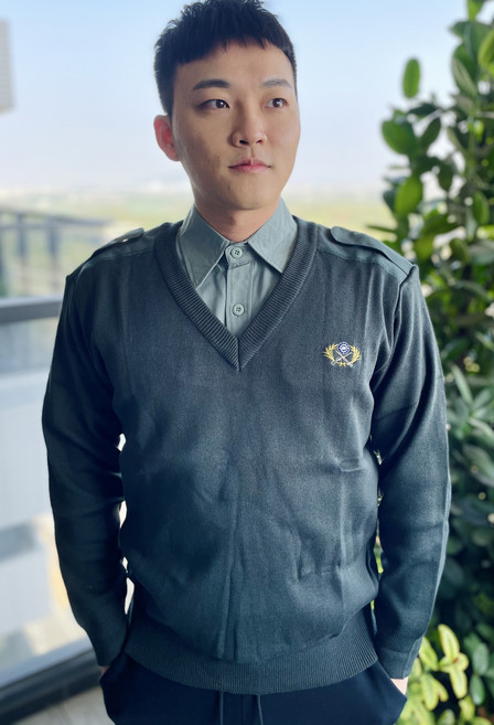 軍官羊毛V領毛衣