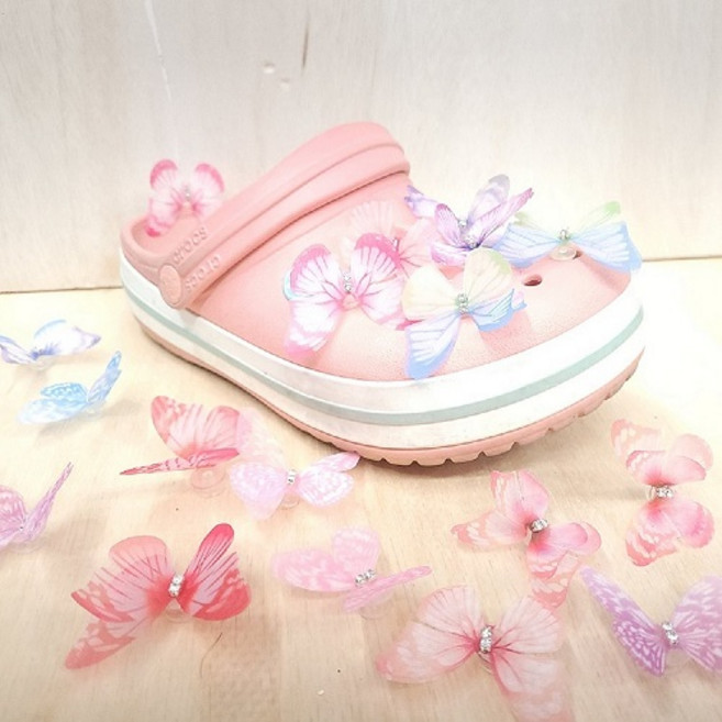 우아한 날개 움직이는 나비 파츠