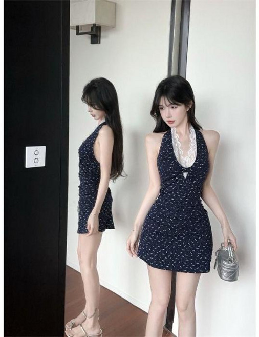 辣妹碎花吊帶連衣裙 掛脖V領蕾絲拼接短裙, 藏青