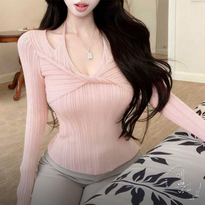 예쁨시전 여리글램 여친룩 꼬임 홀터 트위스트 오프숄더 슬림 니트